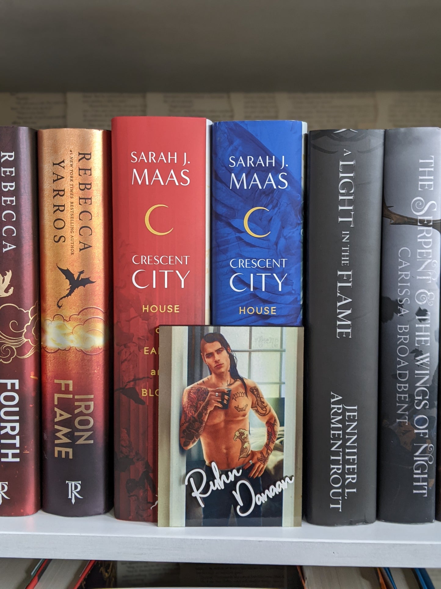 Ruhn Danaan Autograph | Licensed Crescent City Bookshelf Sign