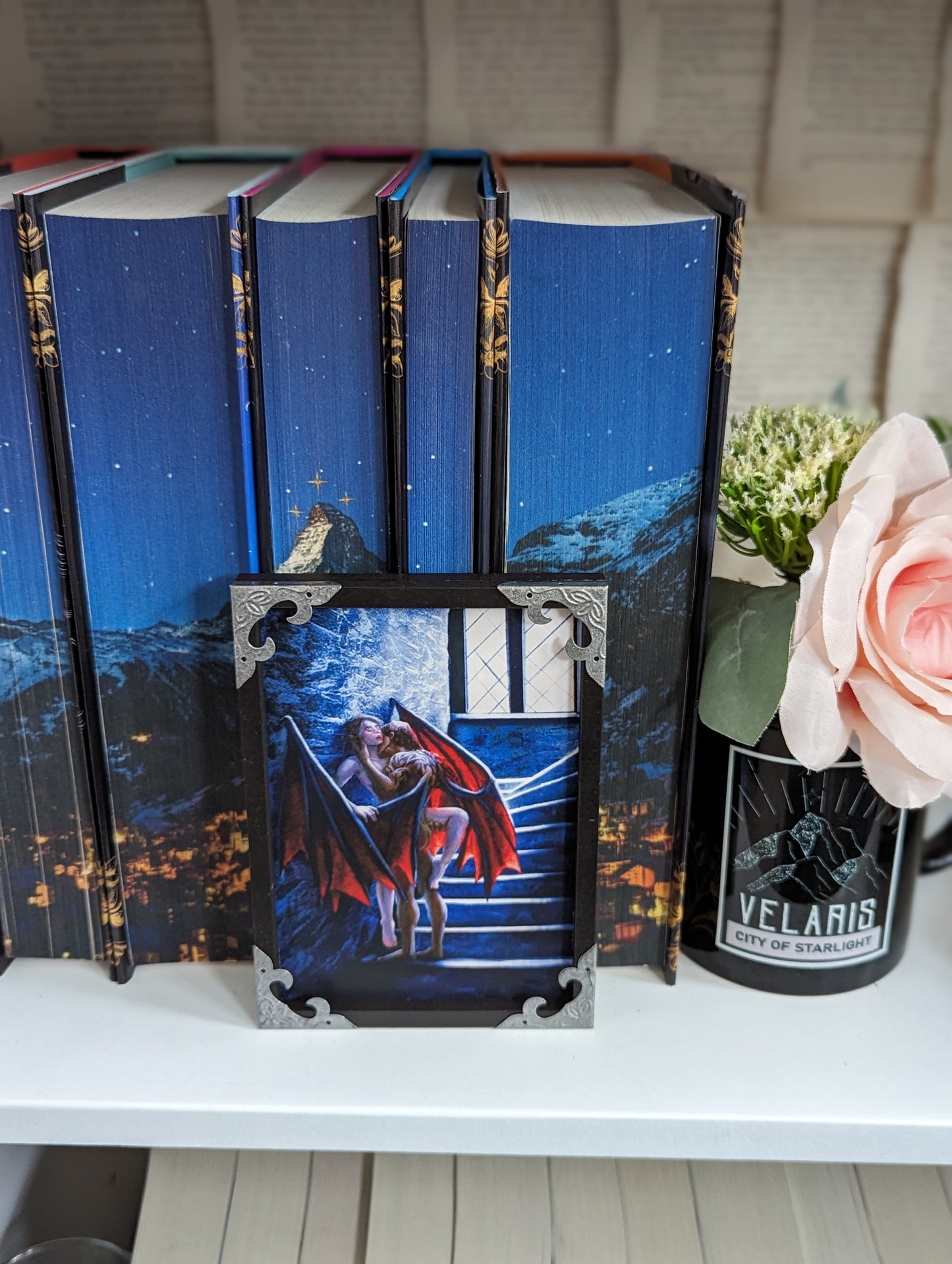 Hold on Tight | Licensed ACOTAR Bookshelf Sign