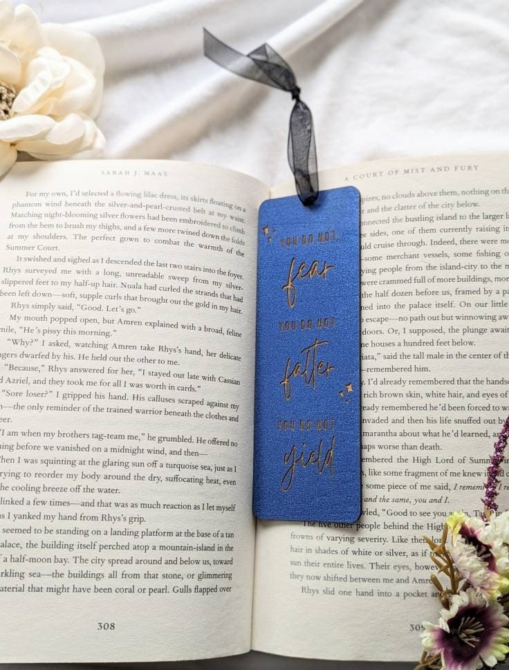 You do not fear, you do not falter, you do not yield | Licensed ACOTAR wooden bookmark - Quill & Cauldron