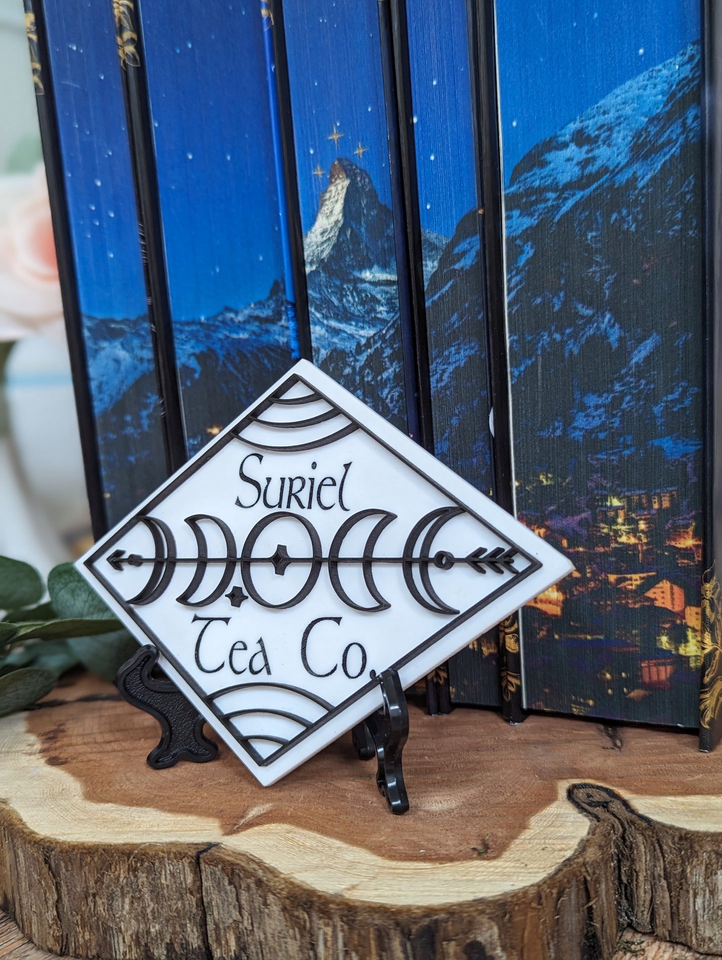Suriel Tea Co | Licensed ACOTAR  Bookshelf Sign - Quill & Cauldron