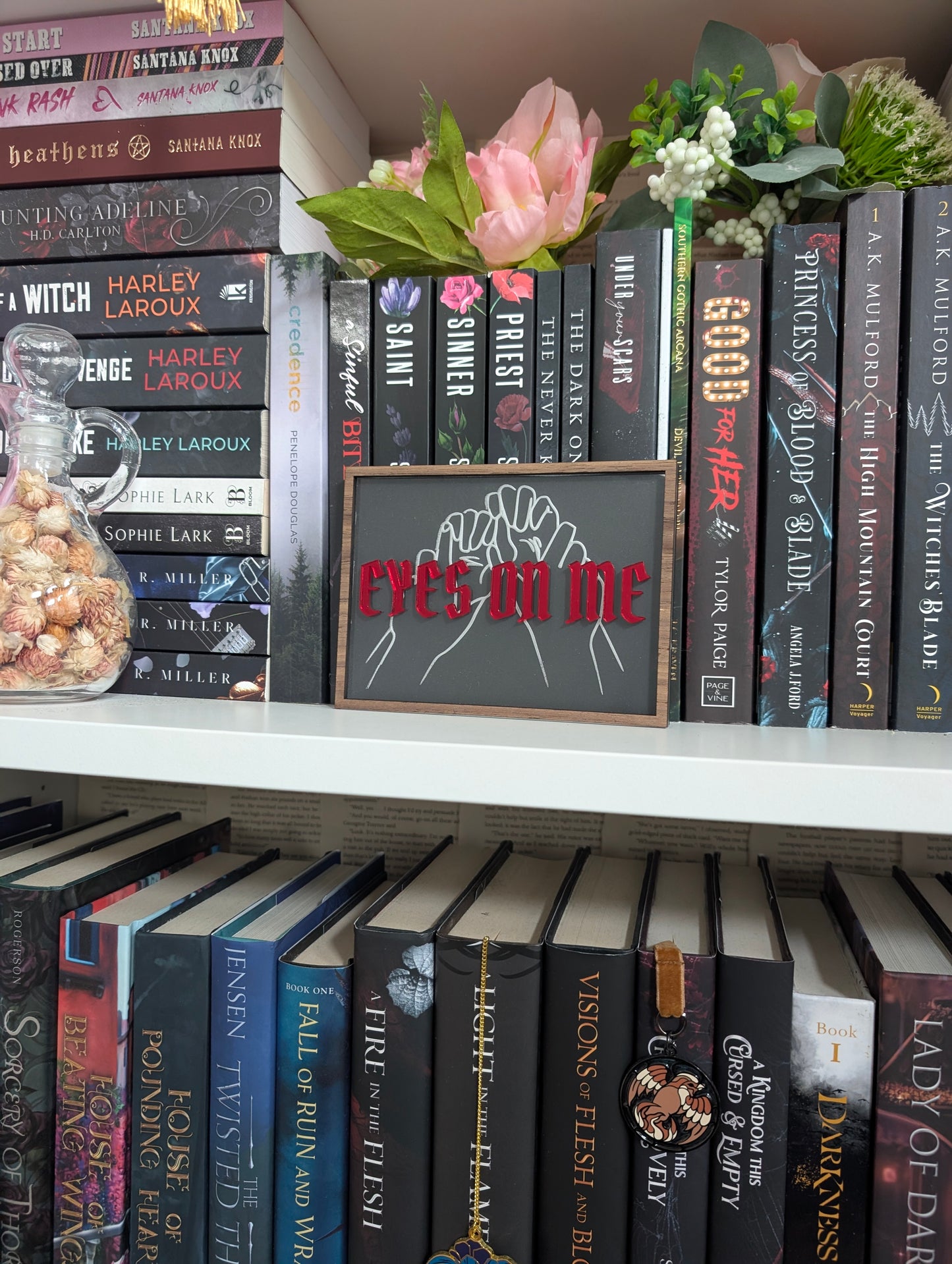 Eyes on Me Bookshelf Sign