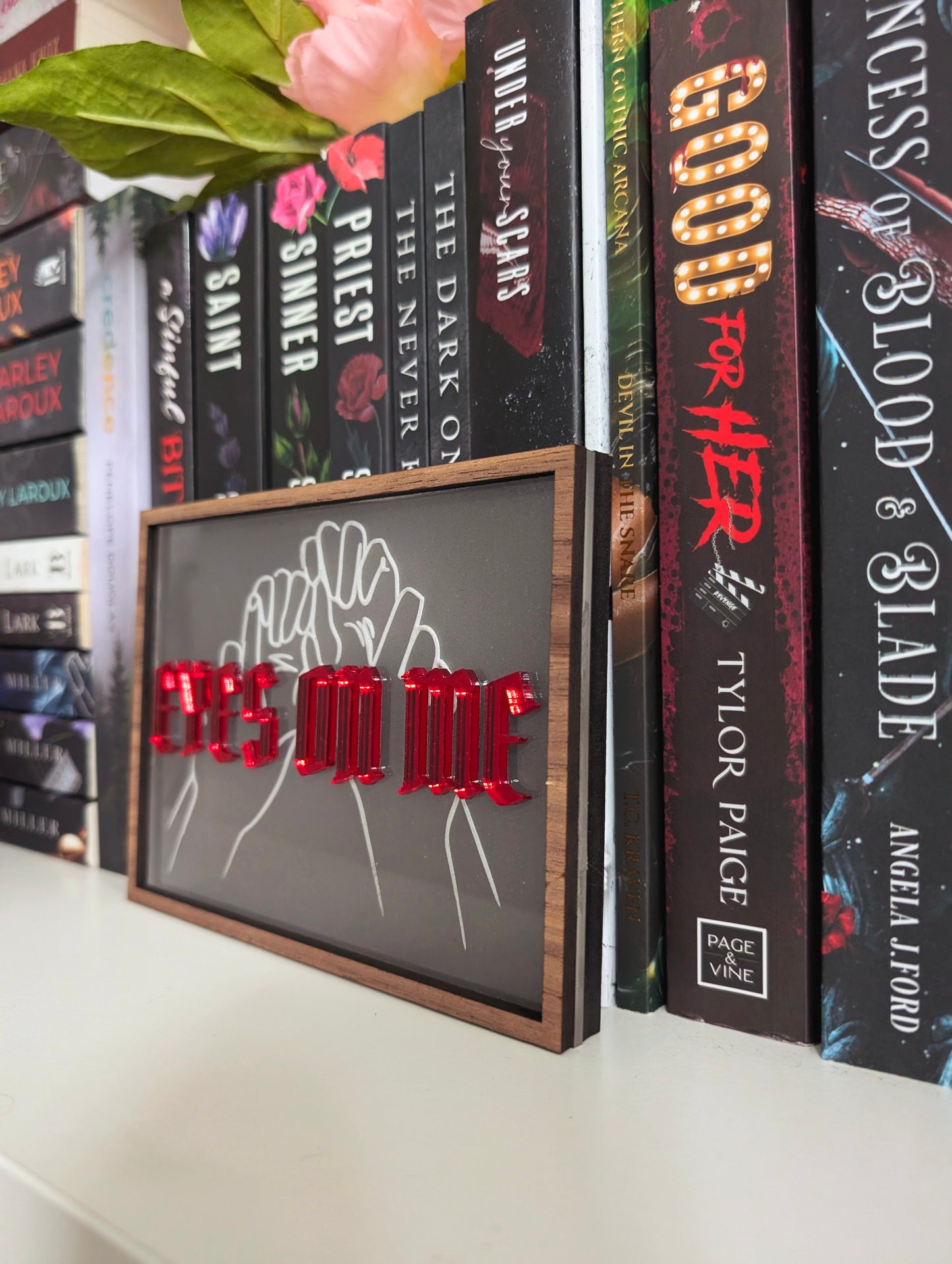 Eyes on Me Bookshelf Sign