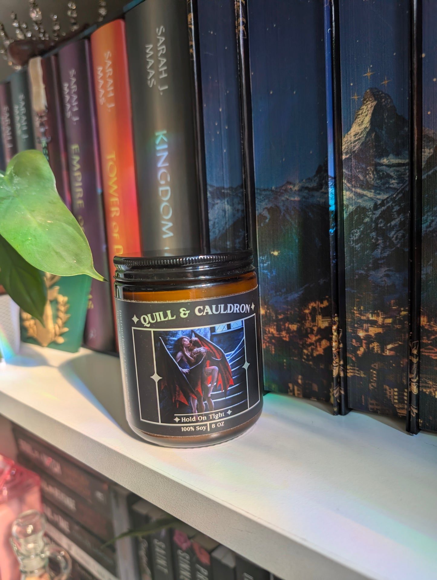 Hold on Tight | Licensed ACOTAR 8oz Wood Wick Soy Candle