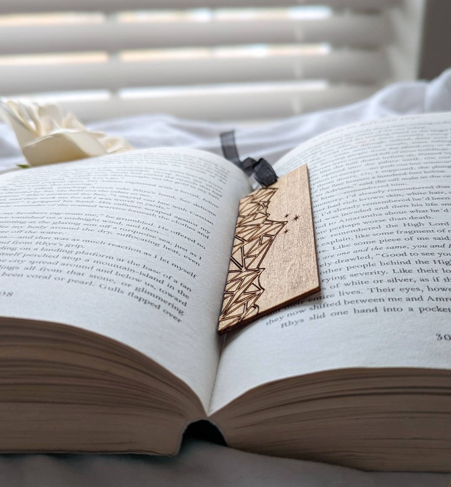 Velaris Mountains City of Starlight | Licensed ACOTAR wooden bookmark - Quill & Cauldron