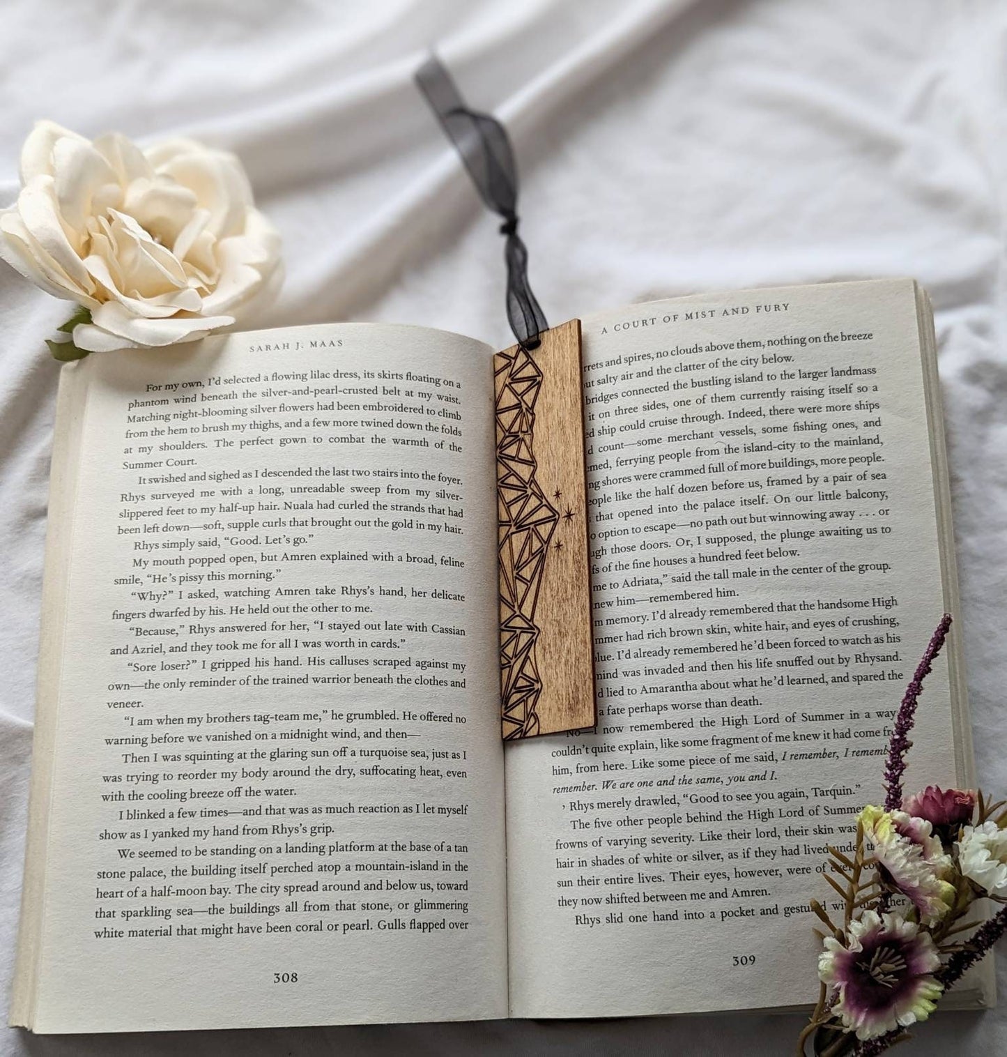 Velaris Mountains City of Starlight | Licensed ACOTAR wooden bookmark - Quill & Cauldron